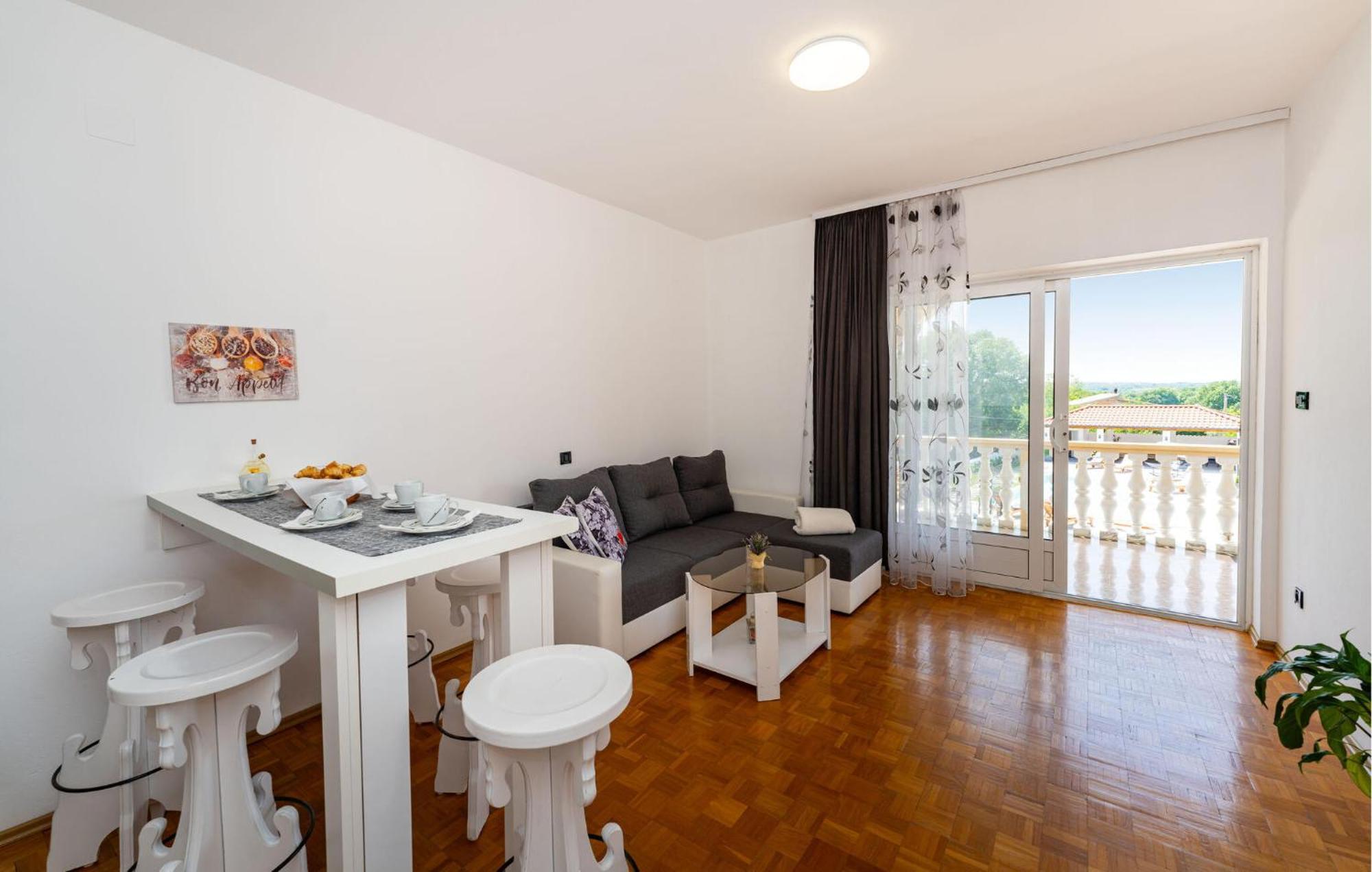 Beautiful Apartment In Galovac With Kitchen Exterior foto