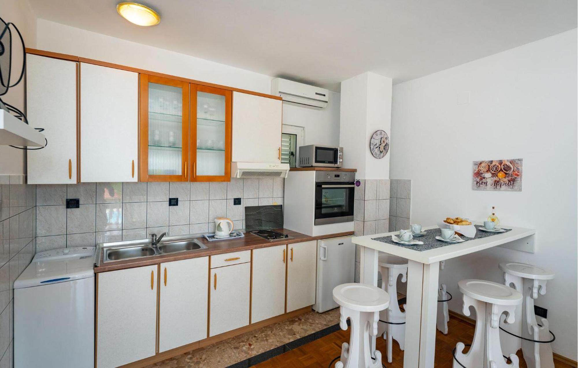 Beautiful Apartment In Galovac With Kitchen Exterior foto