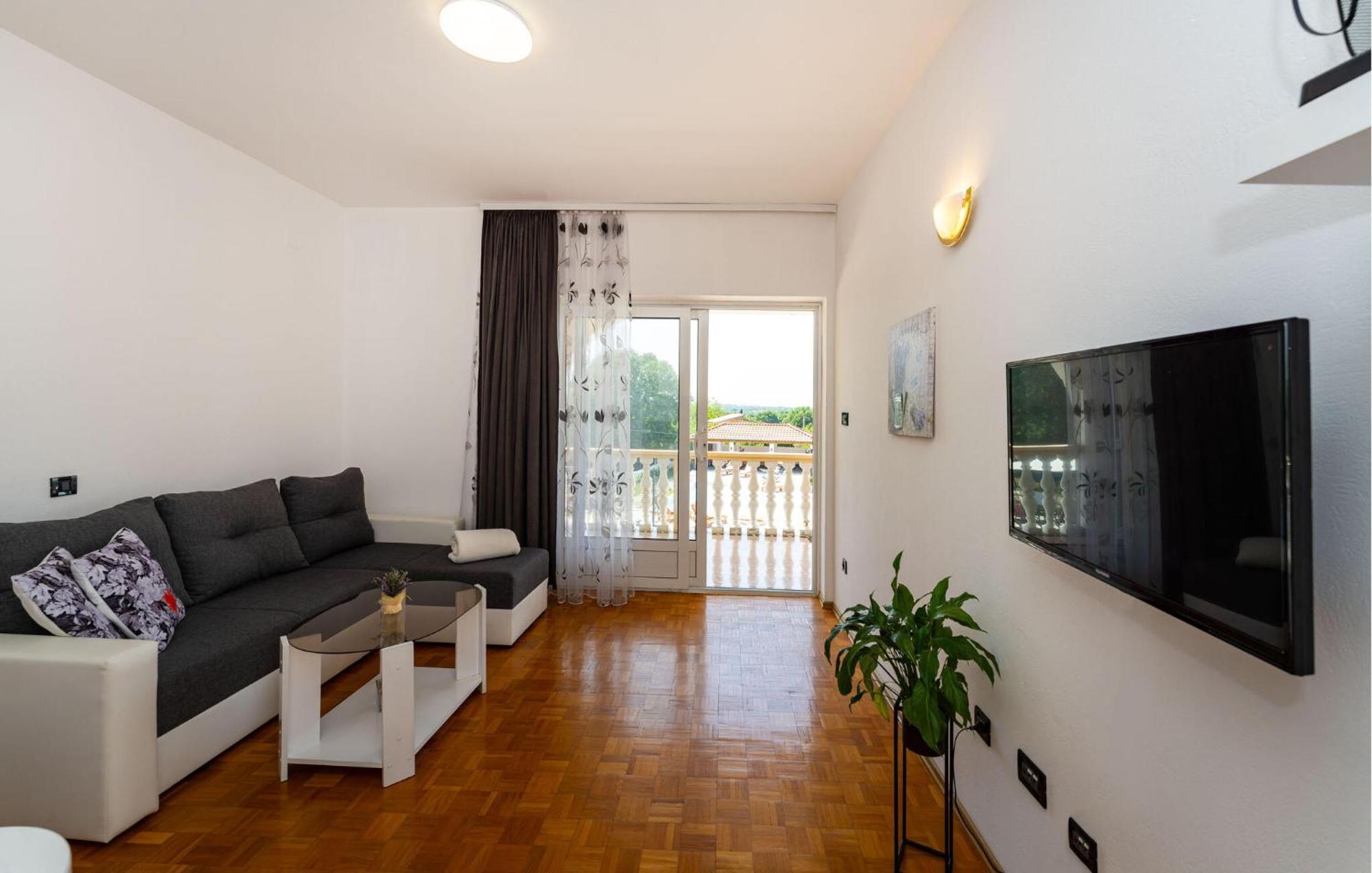 Beautiful Apartment In Galovac With Kitchen Exterior foto