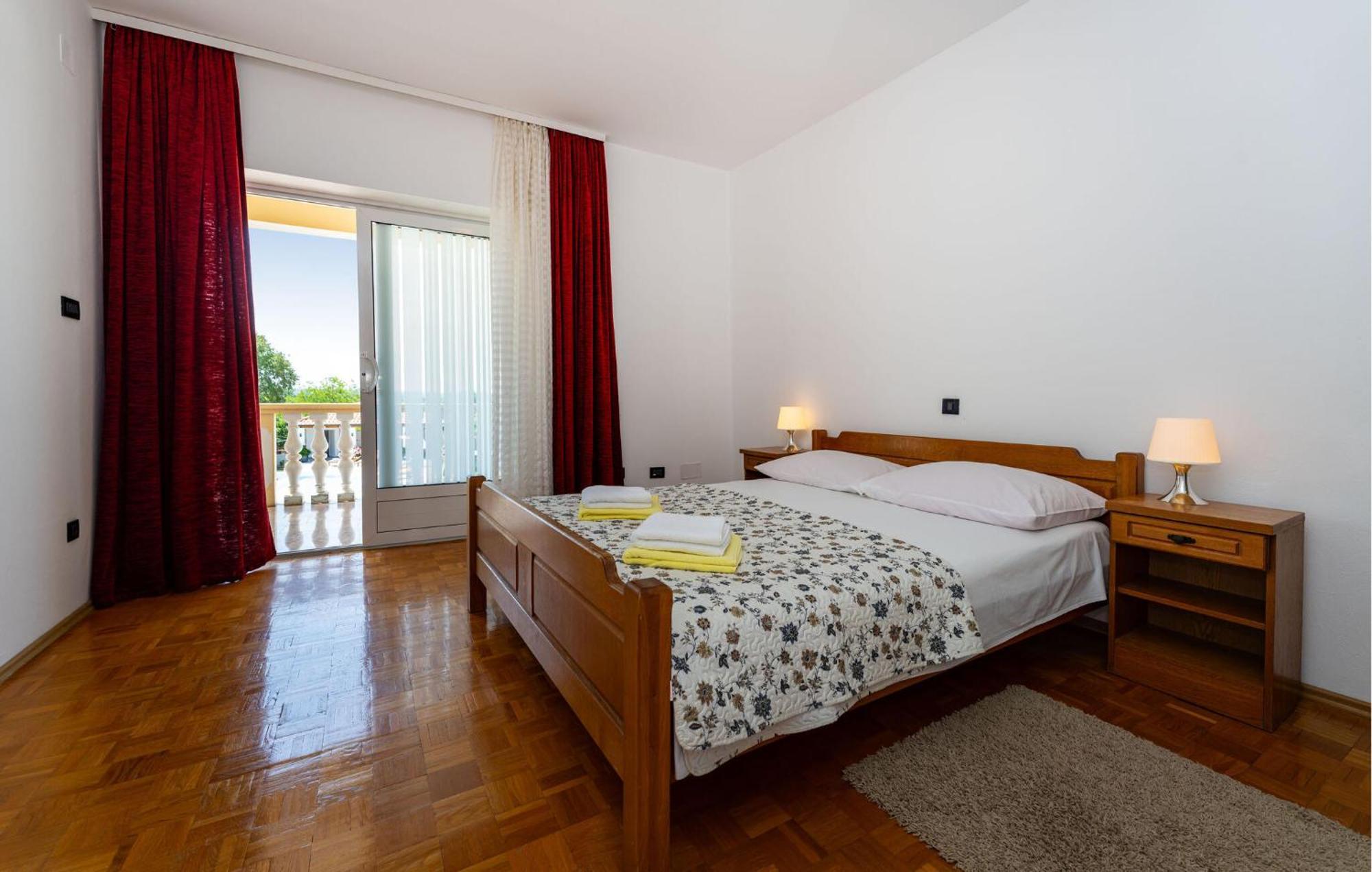 Beautiful Apartment In Galovac With Kitchen Exterior foto