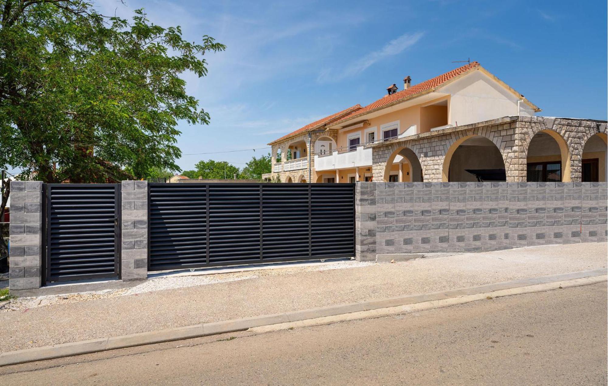 Beautiful Apartment In Galovac With Kitchen Exterior foto