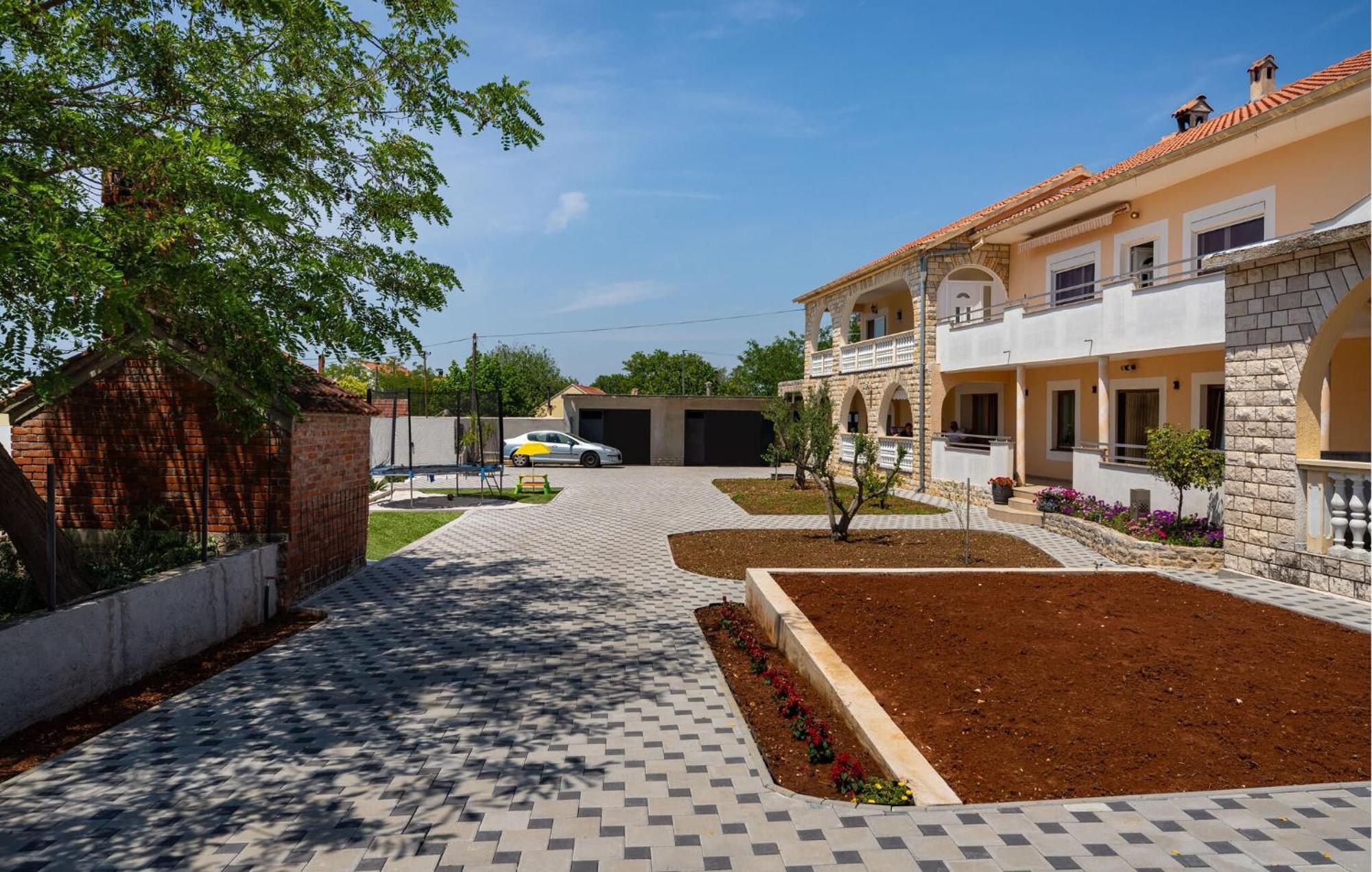 Beautiful Apartment In Galovac With Kitchen Exterior foto